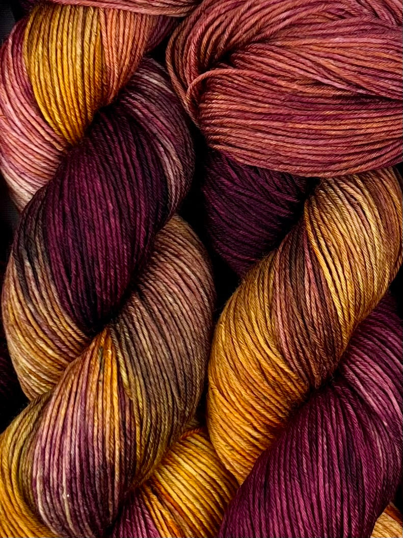 Pflaumenfeuer - Silky Socks