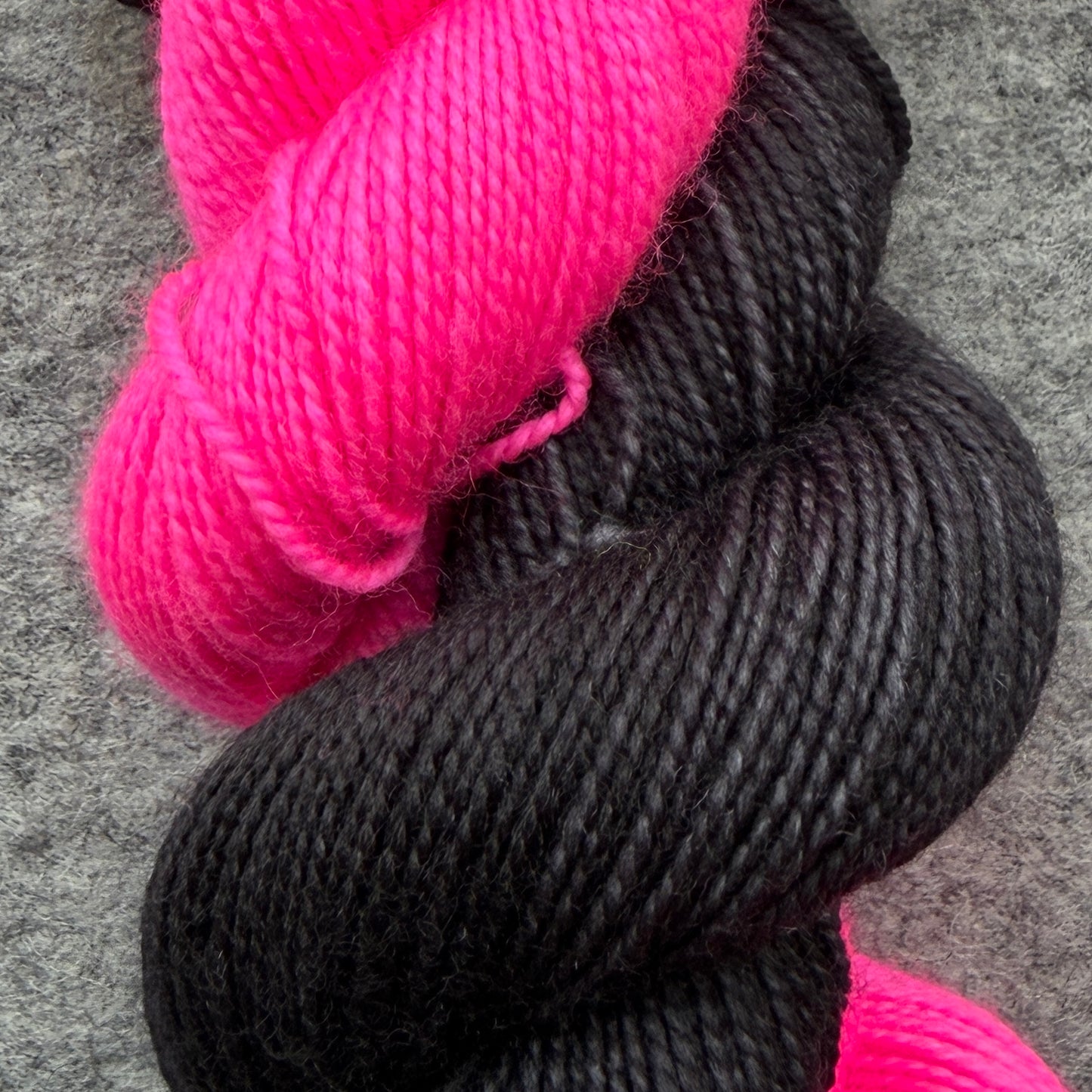 PINK RIOT – Colorwork Sock Sets (2 x 50g)
