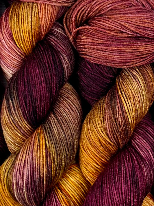 Pflaumenfeuer - Silky Socks