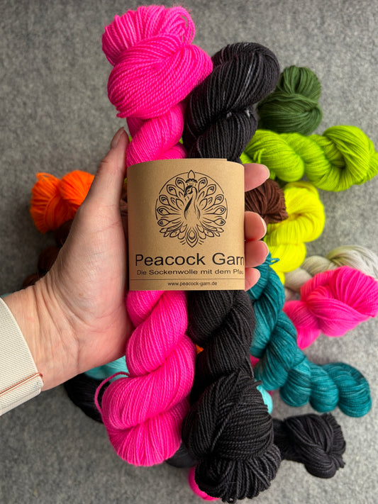 PINK RIOT – Colorwork Sock Sets (2 x 50g)