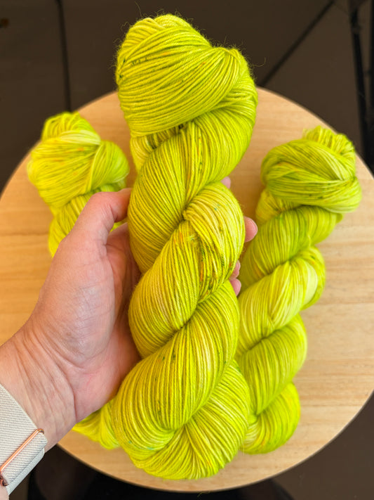 LIME FIZZ - Limited Drop - Classic Socks