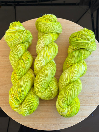 LIME FIZZ - Limited Drop - Classic Socks
